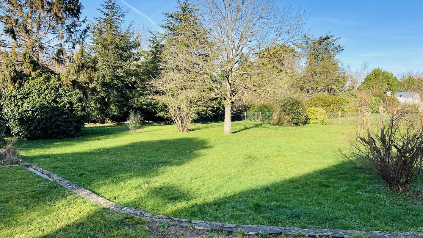 Jullouville, proximité centre ville terrain de 697 m2